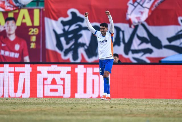 开云体育app-泰山北上强闯难关再扮亚泰克星 靠意志力转危为安